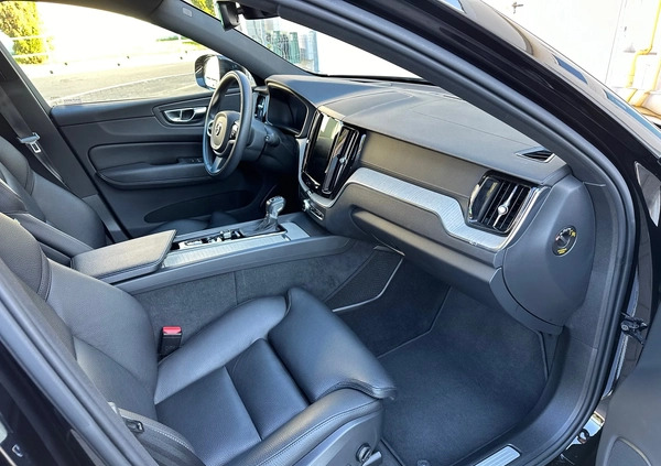 Volvo XC 60 cena 169900 przebieg: 54350, rok produkcji 2018 z Gdańsk małe 211